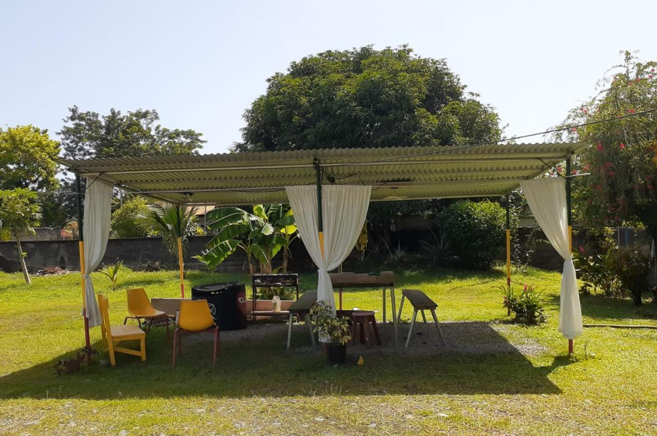 Rooms Palmeras Cahuita Exteriör bild
