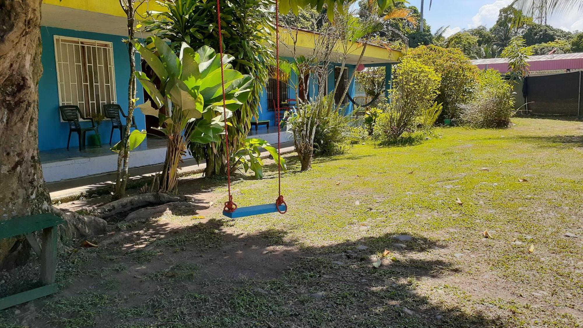 Rooms Palmeras Cahuita Exteriör bild