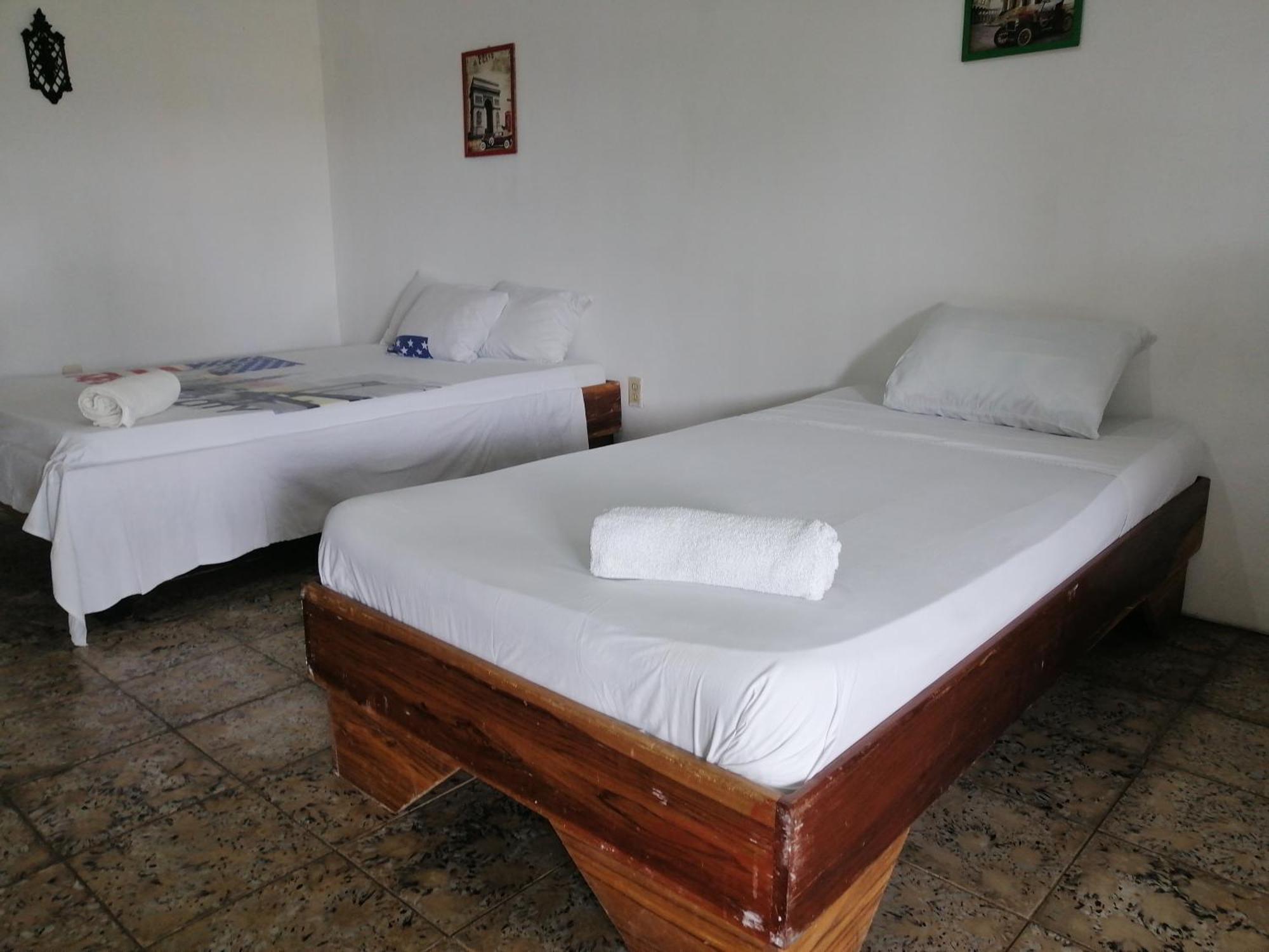 Rooms Palmeras Cahuita Exteriör bild